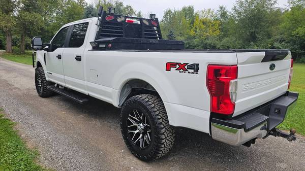 2022 Ford, dovoz USA — foto 7 z 12