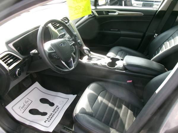 2015 Ford, dovoz USA — foto 2 z 6