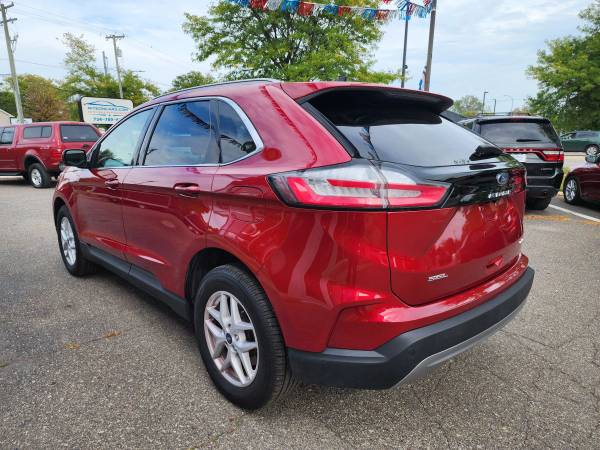 2021 Ford, dovoz USA — foto 5 z 12