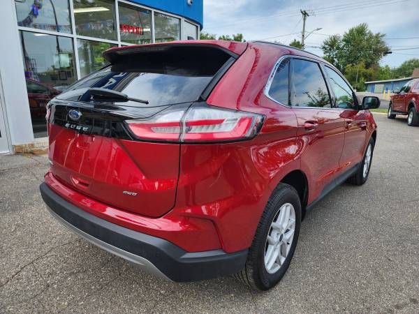 2021 Ford, dovoz USA — foto 7 z 12