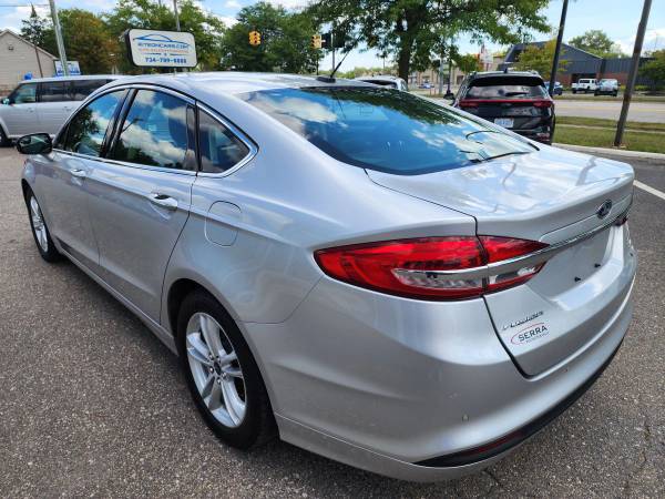2018 Ford, dovoz USA — foto 5 z 12