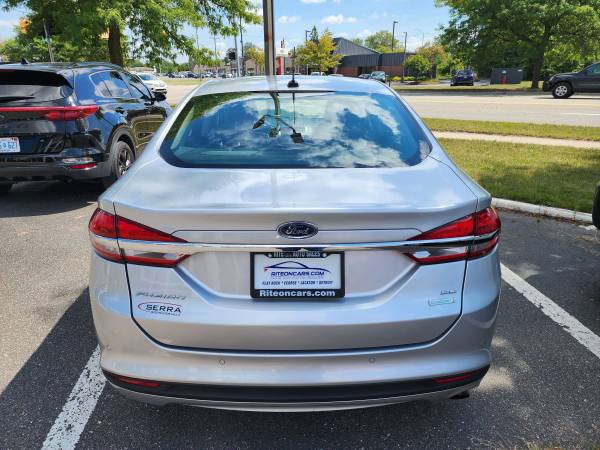 2018 Ford, dovoz USA — foto 6 z 12