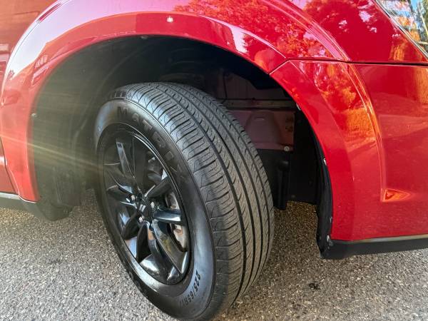 2019 Dodge, dovoz USA — foto 5 z 12