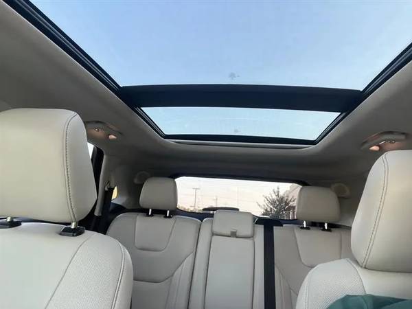2021 Ford, dovoz USA — foto 2 z 12