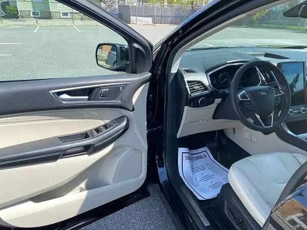 2021 Ford, dovoz USA — foto 9 z 12