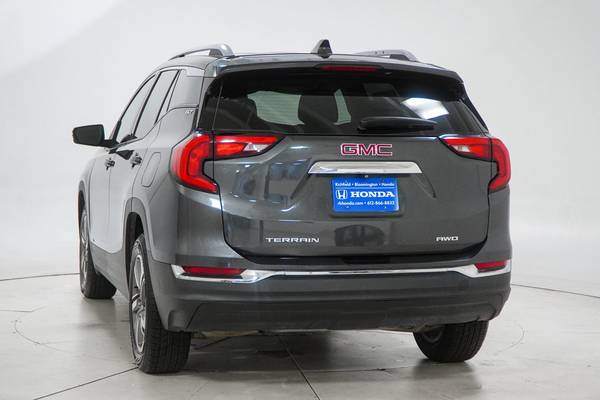 2020 GMC, šedá, dovoz USA — foto 7 z 12