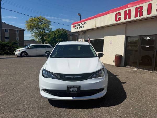 2024 Chrysler, dovoz USA — foto 2 z 9