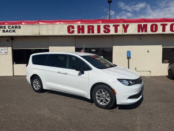 2024 Chrysler, dovoz USA — foto 3 z 9