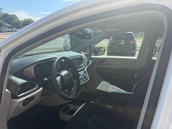 2024 Chrysler, dovoz USA — foto 4 z 9