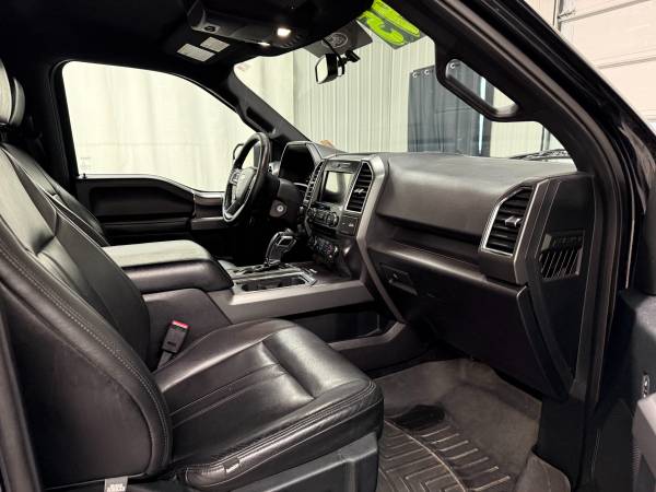 2016 Ford, dovoz USA — foto 11 z 12