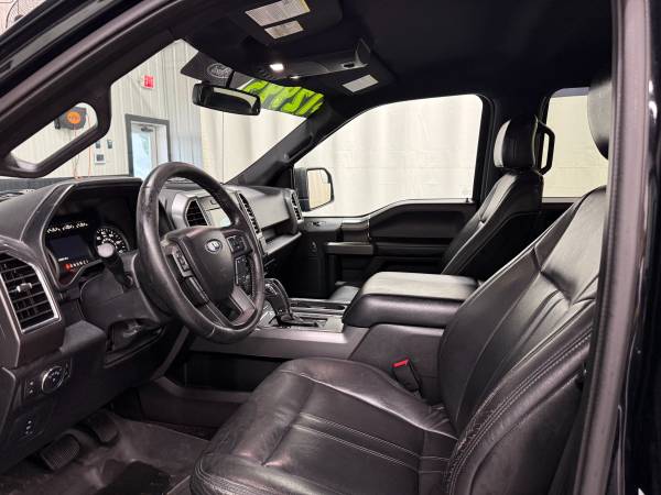 2016 Ford, dovoz USA — foto 8 z 12