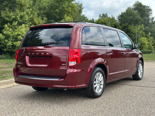2018 Dodge, dovoz USA — foto 3 z 12