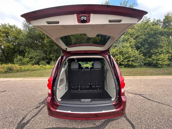 2018 Dodge, dovoz USA — foto 5 z 12