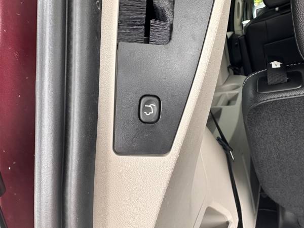 2018 Dodge, dovoz USA — foto 6 z 12