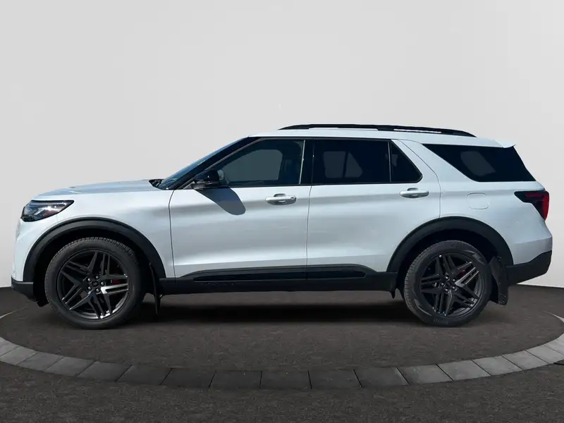 2026 Ford Explorer ST, bílá, 1 km, dovoz Kanada — foto 2 z 12