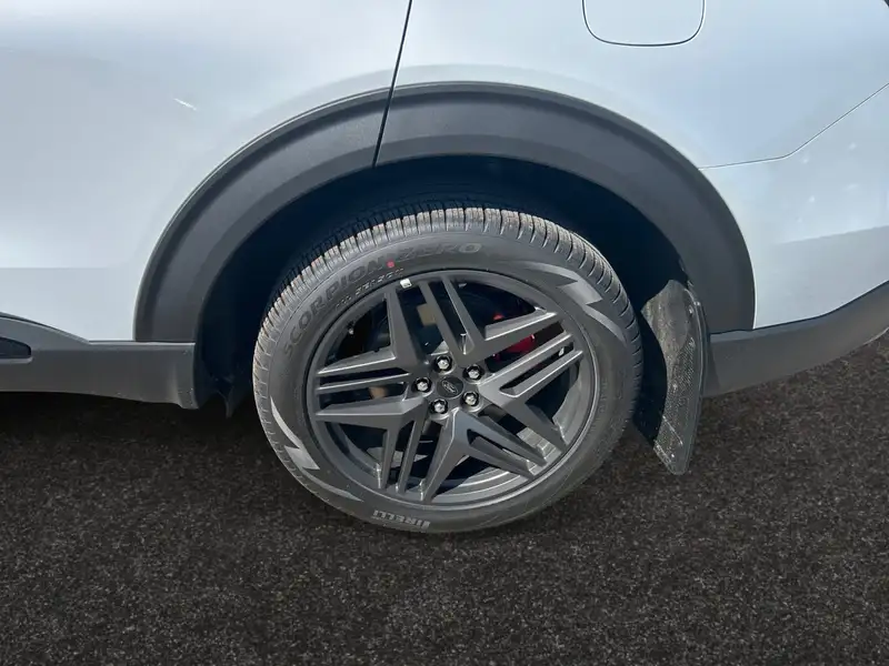 2026 Ford Explorer ST, bílá, 1 km, dovoz Kanada — foto 9 z 12