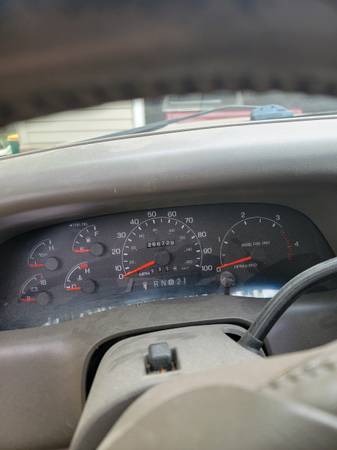 2001 Ford, dovoz USA — foto 5 z 6