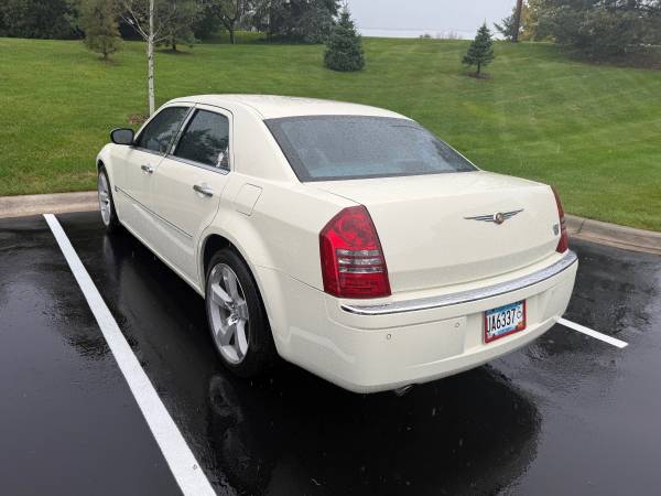 2005 Chrysler, dovoz USA — foto 3 z 12