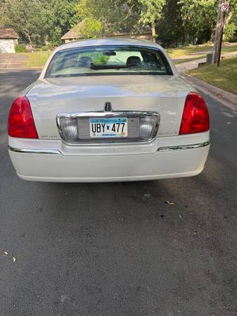 2007 Lincoln, dovoz USA — foto 2 z 12