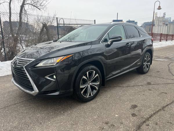 2019 Lexus, dovoz USA — foto 2 z 12