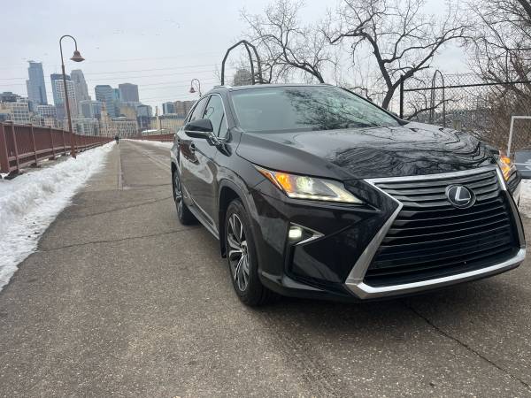 2019 Lexus, dovoz USA — foto 3 z 12