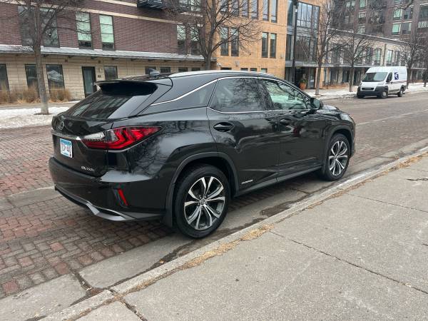 2019 Lexus, dovoz USA — foto 4 z 12