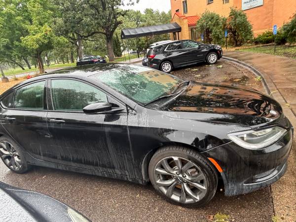2016 Chrysler, dovoz USA — foto 4 z 9