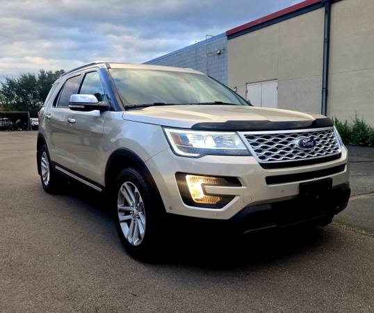 2017 Ford, dovoz USA — foto 2 z 12