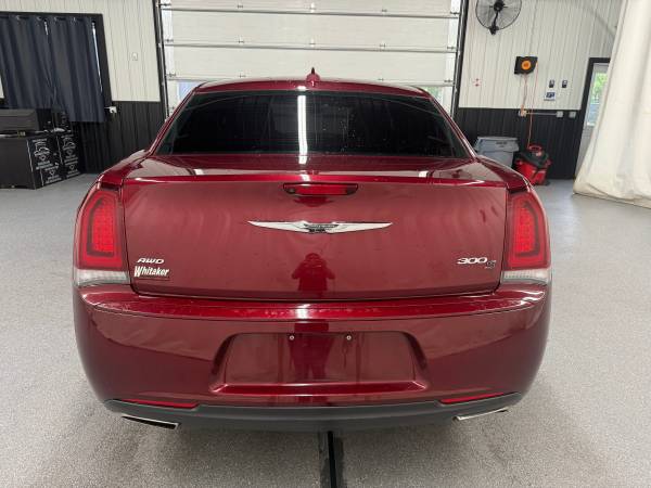 2019 Chrysler, červená, dovoz USA — foto 4 z 12