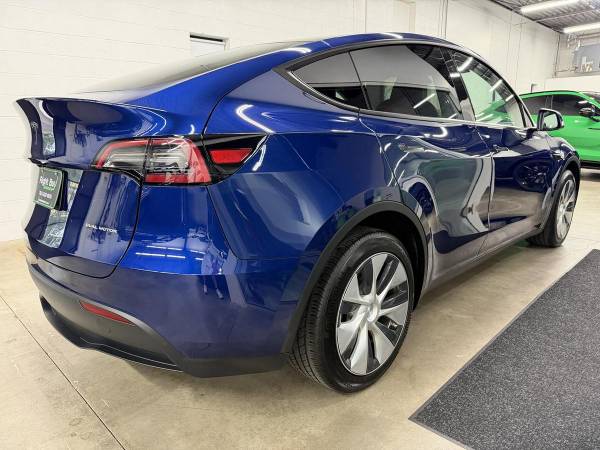 2024 Tesla, dovoz USA — foto 4 z 12