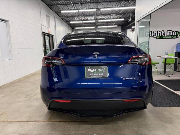 2024 Tesla, dovoz USA — foto 5 z 12