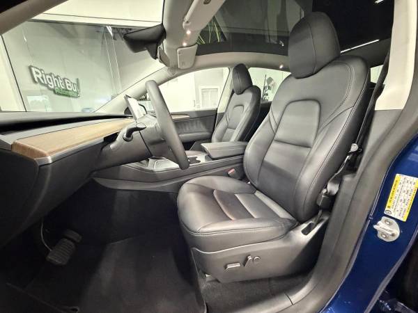 2024 Tesla, dovoz USA — foto 9 z 12
