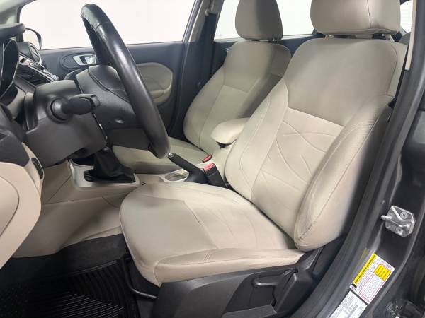 2015 Ford, dovoz USA — foto 12 z 12