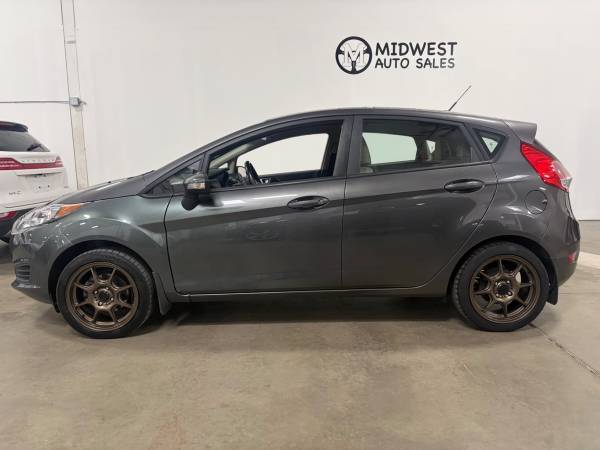 2015 Ford, dovoz USA — foto 3 z 12