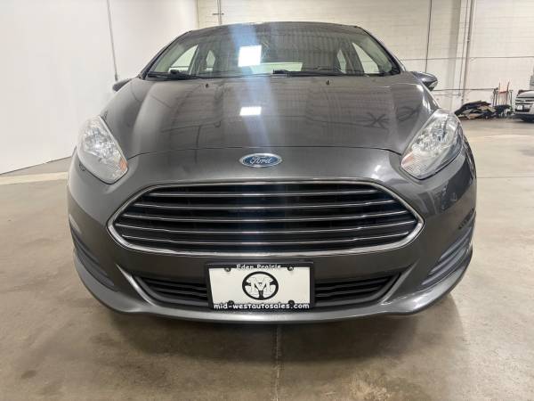 2015 Ford, dovoz USA — foto 8 z 12