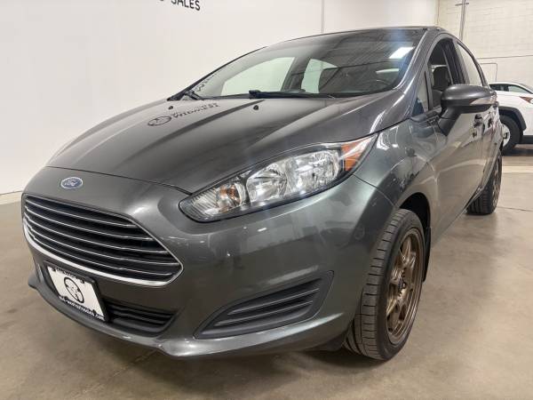 2015 Ford, dovoz USA — foto 9 z 12