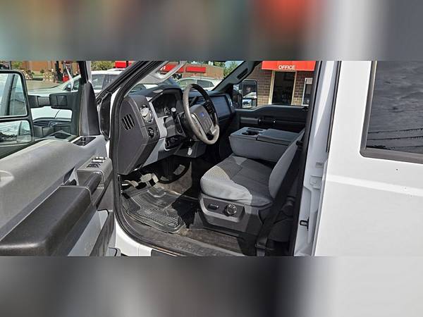 2014 Ford, dovoz USA — foto 5 z 8