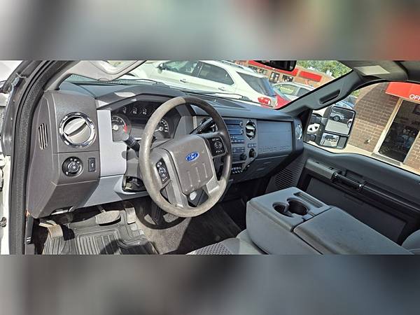2014 Ford, dovoz USA — foto 7 z 8