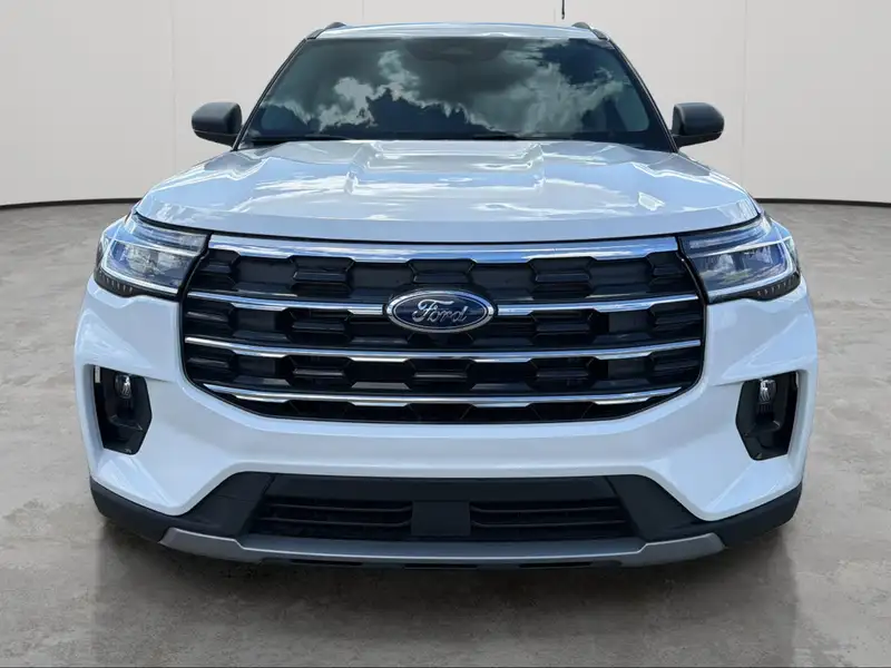 2026 Ford Explorer Active w/200A Pkg, bílá, 30 km, dovoz Kanada — foto 2 z 12