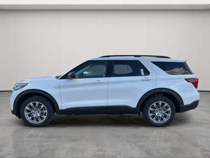 2026 Ford Explorer Active w/200A Pkg, bílá, 30 km, dovoz Kanada — foto 4 z 12