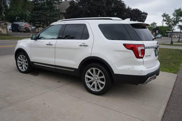 2016 Ford, dovoz USA — foto 6 z 12