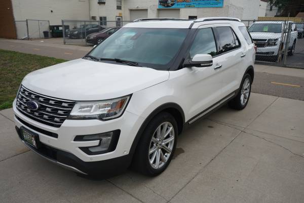 2016 Ford, dovoz USA — foto 8 z 12