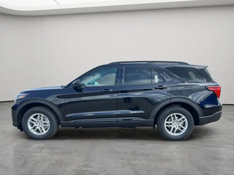 2026 Ford Explorer Active w/200A Pkg, černá, 30 km, dovoz Kanada — foto 4 z 12