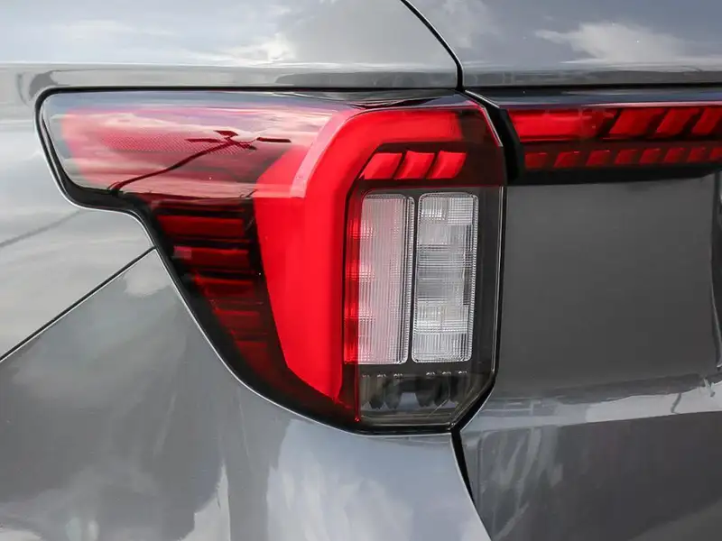 2026 Ford Explorer ST, šedá, 10 km, dovoz Kanada — foto 10 z 10