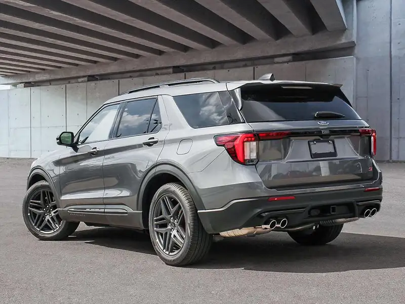 2026 Ford Explorer ST, šedá, 10 km, dovoz Kanada — foto 4 z 10