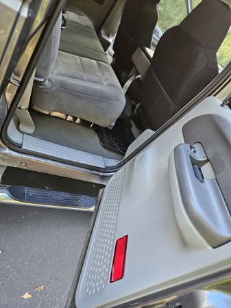 2002 Ford, dovoz USA — foto 9 z 12