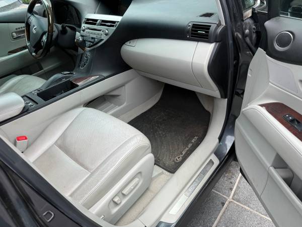 2010 Lexus, dovoz USA — foto 4 z 12