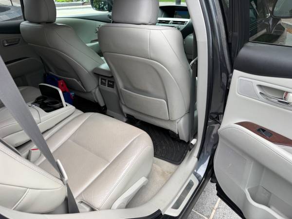 2010 Lexus, dovoz USA — foto 5 z 12