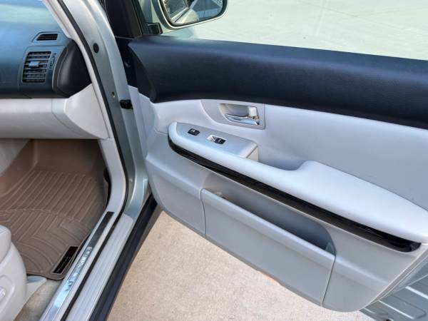 2008 Lexus, dovoz USA — foto 4 z 12
