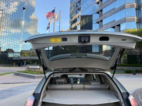 2008 Lexus, dovoz USA — foto 9 z 12